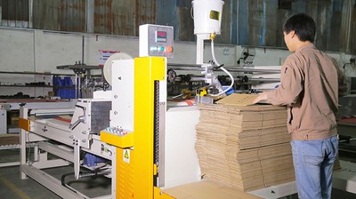 Cấu tạo chung cảu máy đóng thùng carton