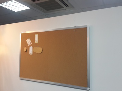 Bảng văn phòng - Bảng ghim bần kích thước 80x120cm