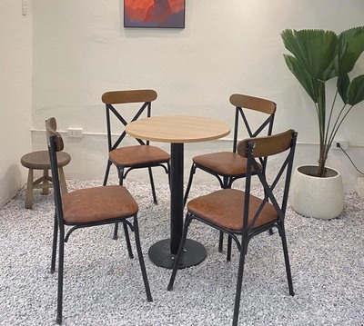 Bàn Ghế Cafe Chân Sắt Có Nệm