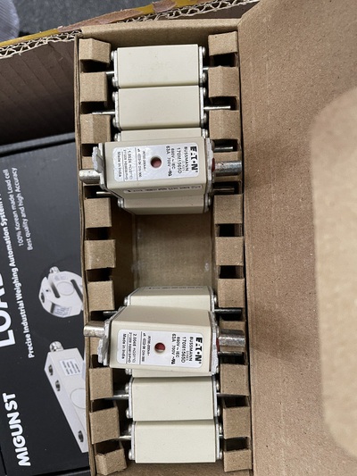 Cầu chì Bussmann Eaton 170M1565D