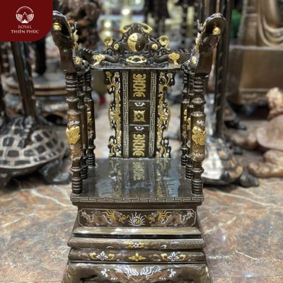 Ngai thờ bằng đồng