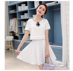 Ảnh số 85: Set croptop chân váy xếp li 1354165 - Giá: 225.000