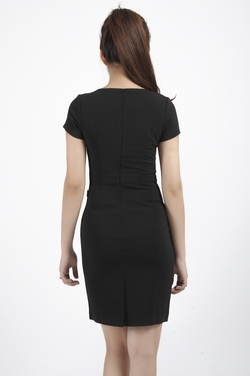 Ảnh số 8: Đầm phối kẻ dán hoa - Giá: 620.000