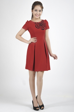 Ảnh số 11: Đầm xòe dán hoa cổ - Giá: 648.000