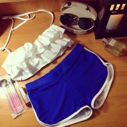 Ảnh số 21: Bikini áo bèo trắng quần thể thao xanh - B132 - Giá: 199.000