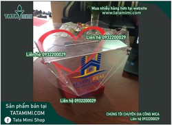 Ảnh số 3: Thùng từ thiện được làm theo hình trái tim