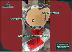 Ảnh số 2: Thùng từ thiện được làm theo hình trái tim