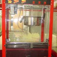 Máy làm bắp rang bơ bằng điện có tủ kính