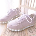 Giày phát sáng cho các bạn Nam Nữ. Đêm trung thu còn gì nổi bật hơn. Sale off 30%