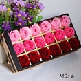 Hộp quà gồm 18 hoa hồng sáp thơm mang thông điệp yêu thương
