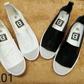 Giày slip on cá tính