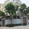Cho thuê biệt thự mặt phố Nguyễn Thị Định, Trung hòa nhân chính, diện tích 190m2 xây 5 tầng, Biệt thự lô góc 2 mặt tiền
