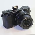 Bán bộ Sony A6000 len kit 16 50mm oss màu đen 1k shot như mới