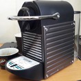 Thanh lý máy pha cà phê Nespresso PIXIE hàng nhập khẩu Thụy Sĩ mới 95%.
