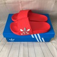 Dép nam Adidas màu đỏ, kiểu dáng thời trang