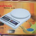 Cân điện tử để bàn Kitchen Scale SF 400, tải trọng tối đa 7Kg