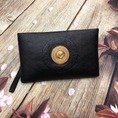 Túi clutch Versace cầm tay sành điệu