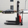 Xe nâng bán tự động Saglifter
