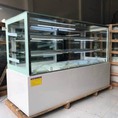 Tủ trưng bày bánh kem màu trắng dài 1m80 xuất xứ Đài Loan