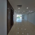 Cực đẹp,Cho Thuê nhà 500m2 mặt phố Lạc Long Quân làm văn phòng