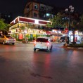 Nhà Mặt Phố kinh doanh ngày đêm, khu phố đèn đỏ như Hồng Kông ở Ba Đình