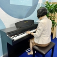 Piano điện mới BOWMAN CX200 được lắp đặt cho cô giáo