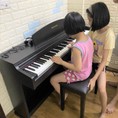 Bowman PIANO CX250 được lắp đặt cho 2 chị e gái mới bắt đầu học đàn