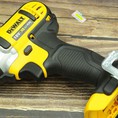 TƯ VẤN Máy bắn vít Dewalt nên chọn loại dùng pin hay dùng điện