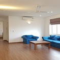 Cho thuê căn hộ dịch vụ tại Quảng Khánh, Tây Hồ, 120m2, 3PN, sáng thoáng, đầy đủ nội thất, ban công
