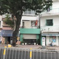 Bán gấp nhà mặt tiền đường Hoàng Sa, Quận 1: 4m x 8.85m, trệt, lửng, 3 lầu, có hẻm hậu 4m... ngay sát Trần Khắc Chân.