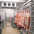 kho lạnh bảo quản thịt heo cung cấp cho chợ đầu mối