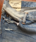 Quần Jean và dép Abercrombie US, hàng mới 100%, đồng giá 1tr, chính hãng đủ hóa đơn, no fake