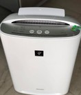 MÁY LỌC KHÔNG KHÍ, BÙ ẨM SHARP KC B40 date 2015 mới về trắng sáng như Ngọc Trinh y Công nghệ : PlasmaCluster Ion ,Lọ
