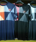Áo cổ tròn thể thao adidas