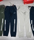 Quần gió nhám thể thao Nike Arroiw