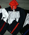 Bộ nỉ thể thao có mũ : Lacoste