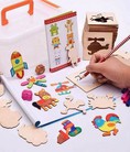 Khuôn gỗ vẽ tranh và tô màu cho bé