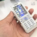 Sony Ericsson K550i màu trắng