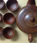 Hình ảnh: Bộ ấm trà bằng gỗ hương để trừng bày