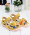 Hình ảnh: Sandals bé gái quai ngang, in họa tiết trái dâu xinh yêu