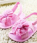 Hình ảnh: Xăng đan tập đi bằng vải rất mềm và chắc chắn, không lo bé đái đầm nhiều sẽ nhanh hỏng.