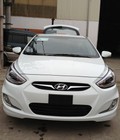 Hình ảnh: Hyundai Accent Hatchback 5 cửa màu trắng giao xe ngay tại Hyundai Giải Phóng