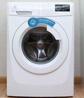 Hình ảnh: Mua máy giặt lồng ngang Electrolux EWF 10843 được khuyến mại thêm bột giặt omo.