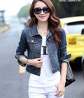 Hình ảnh: Áo khoác jean nữ cá tính cho bạn gái năng động