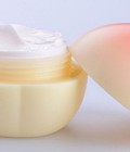Hình ảnh: Kem dưỡng da tay trái đào nhập từ Hàn Quốc