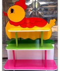 Hình ảnh: Giá để đồ chơi hình con gà bằng gỗ 