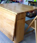 Hình ảnh: bàn ăn xếp gọn màu gỗ
