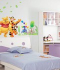 Hình ảnh: Decal Pooh chơi công viên
