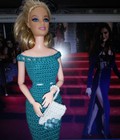 Hình ảnh: Váy dạ hội đuôi cá trễ vai cho Barbie