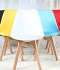 Hình ảnh: Ghế phòng ăn lưng nhựa chân gỗ có đệm cao cấp Eames DSW